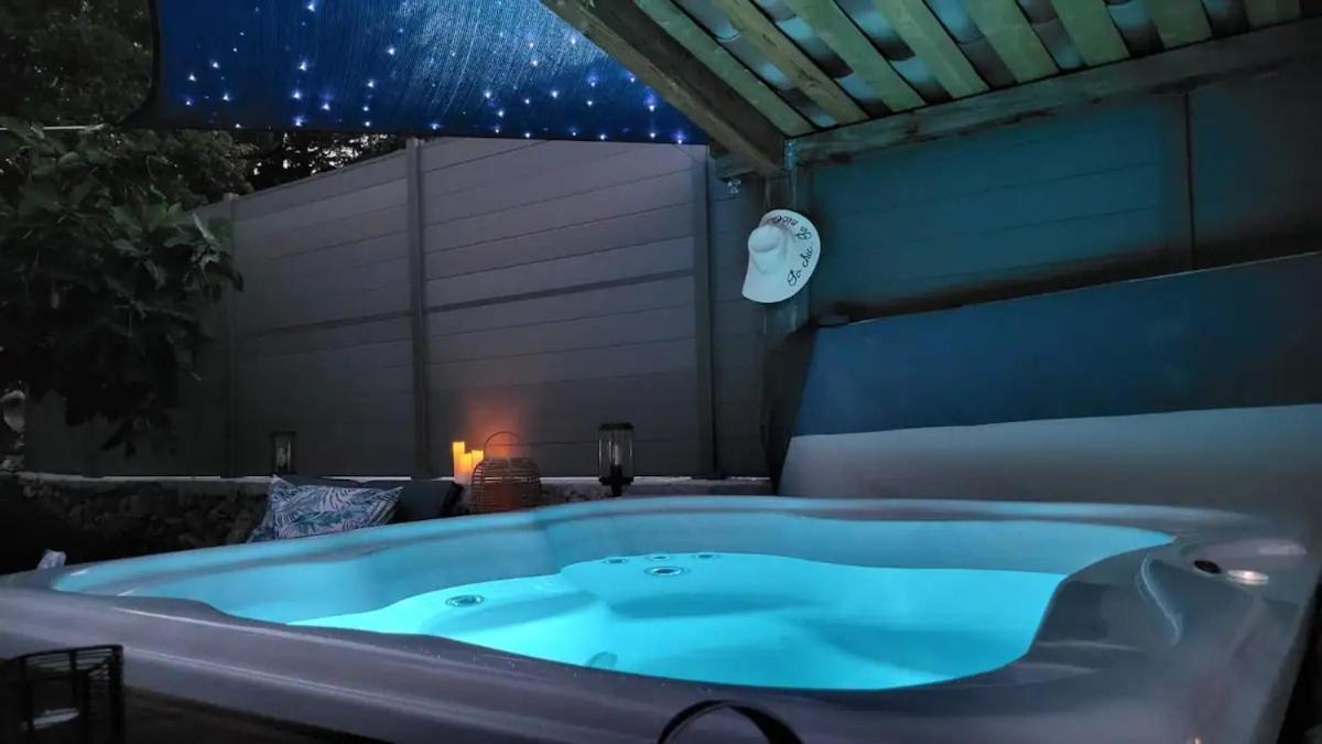 L'antre deux Pierres, spa, détente et romantisme Bouyon Extérieur photo