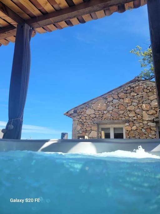 L'antre deux Pierres, spa, détente et romantisme Bouyon Extérieur photo